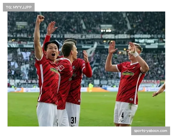 曼联未来新星崭露头角或将重塑球队阵容与发展战略